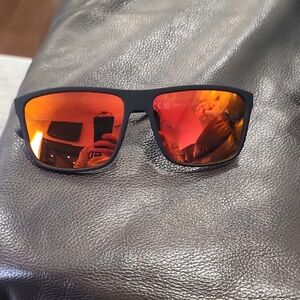 QALLY Polarized Sunglasses Men Lightweight Square Mens Sun Glasses for Driving